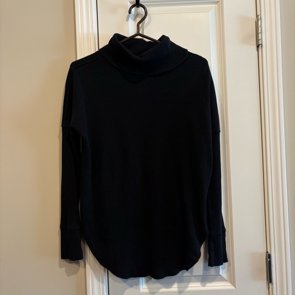Aritzia TNA Black Waffle Knit Long Sleeve Turtleneck Cardigan Sweatshirt